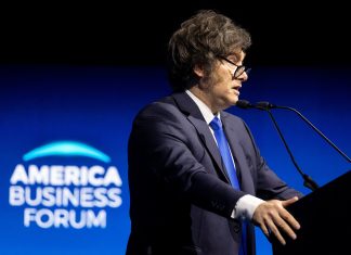 Milei, en un contrapunto de señales: tentación plebiscitaria y gestos acuerdistas