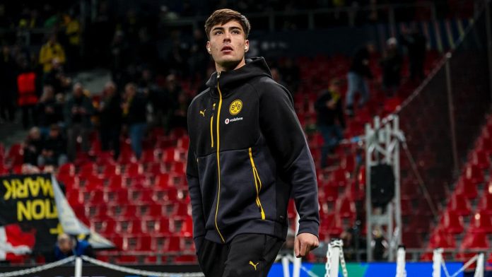 Chelsea podría repescar a Aaron Anselmino del Borussia Dortmund: los motivos