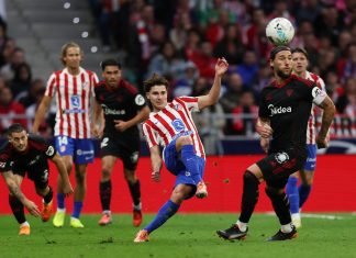 La “cinta protectora” que utilizó un futbolista en España para prevenir posibles problemas por cabezazos y abrió un debate