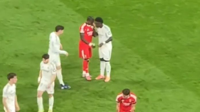 La polémica que se desató en Portugal por un gesto de un compañero de Prestianni con Vinicius tras el Real Madrid-Benfica de Champions League