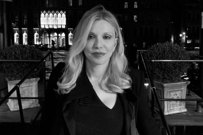 Courtney Love revela qué banda no puede parar de escuchar: «Estoy totalmente entusiasmada»