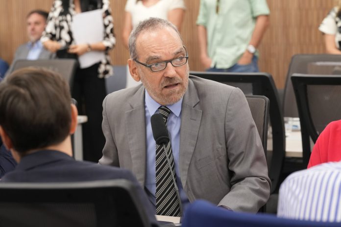 Tras la aprobación del Senado, oficializaron la designación de Fernando Iglesias como embajador de la Cancillería