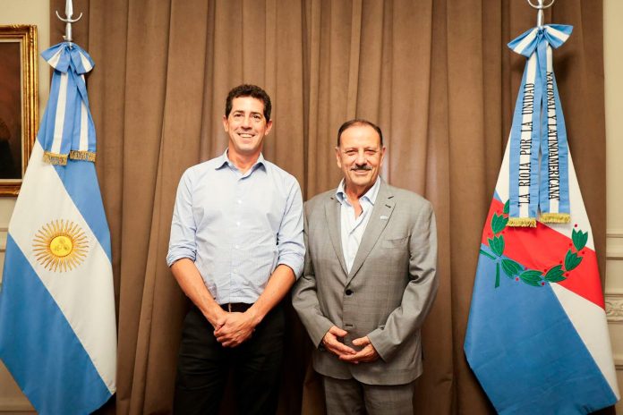 Wado de Pedro se mostró junto a Ricardo Quintela en La Rioja y lanzó críticas al Gobierno