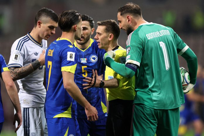 El áspero comentario del arquero de Bosnia contra Donnarumma tras la “guerra” durante la tanda de penales que dejó a Italia sin Mundial