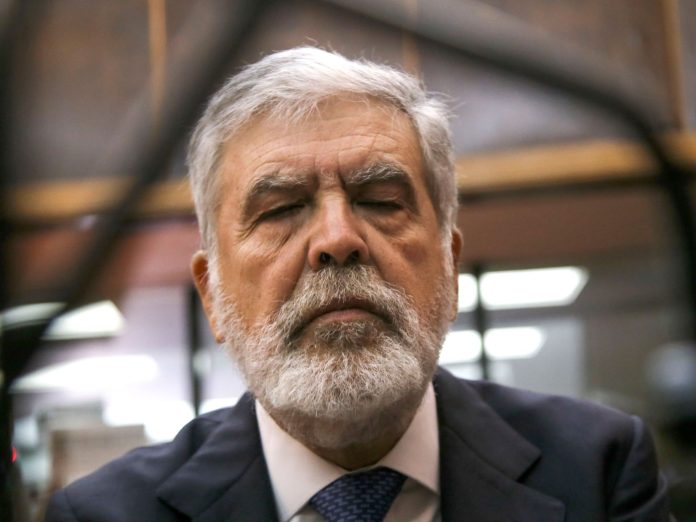 El exministro Julio De Vido permanece bajo cuidados intensivos tras sufrir un problema cardíaco