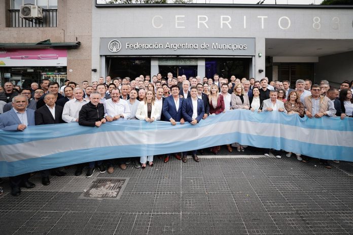 Las señales de un peronismo activo: un acto en Parque Norte y el rol de Quintela en la interna atomizada