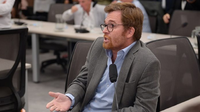 Massot afirmó que es necesario construir una alternativa a Milei y habló de Kicillof: “Lo vi con los pies más sobre la tierra”