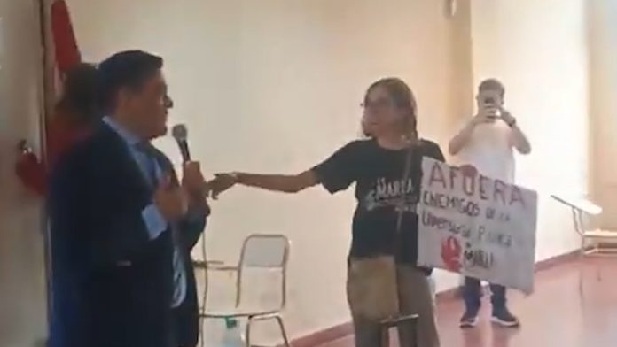 Un senador y un diputado de La Libertad Avanza daban una charla en la UBA y fueron echados por estudiantes de izquierda