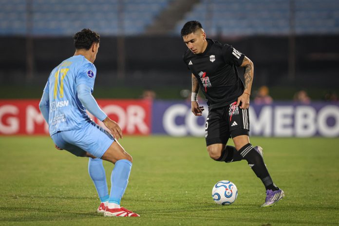 Con un blooper de Ignacio Arce, Deportivo Riestra pierde ante City Torque y queda al borde de la eliminación de la Sudamericana