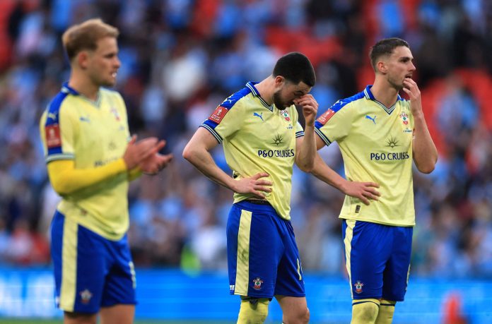 Conmoción en Inglaterra: descalificaron al Southampton de la final por el ascenso tras el escándalo de espionaje