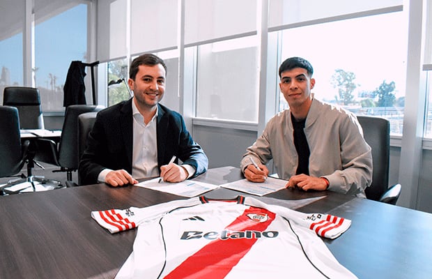 Del contrato que renovó Tomás Galván con una millonaria cláusula al guiño de Otamendi en las redes: las buenas noticias en River Plate
