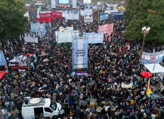 Fuertes críticas al Gobierno y un pedido a la Corte: qué dice el documento que leyeron en la Marcha Federal Universitaria
