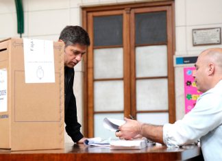 Kicillof respalda un pedido clave de la Junta Electoral y prepara el terreno para desdoblar en 2027