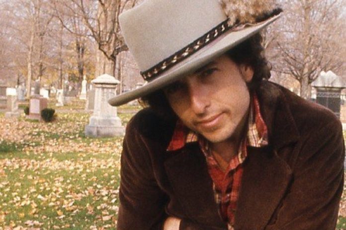 La verdadera razón por la que Bob Dylan comenzó a usar sombreros