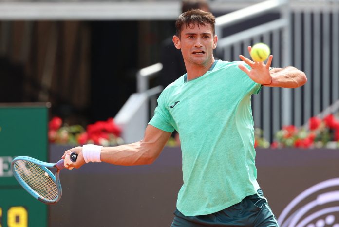 Mariano Navone sigue de racha: eliminó a uno de los favoritos en Ginebra, avanzó a cuartos y llega entonado a Roland Garros