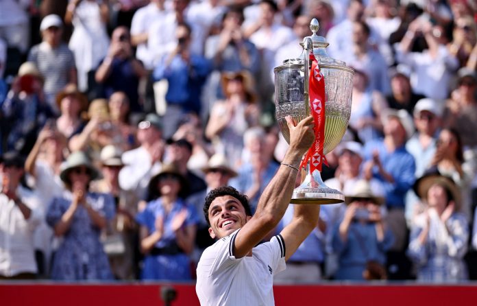 Cerúndolo hizo historia en el césped de Londres: se consagró campeón del ATP 500 de Queen’s tras vencer a Tommy Paul