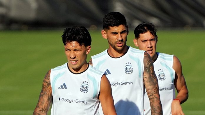 Dibu, en la mira: los dos detalles que no pasaron inadvertidos en la práctica de Argentina rumbo al debut contra Argelia por el Mundial