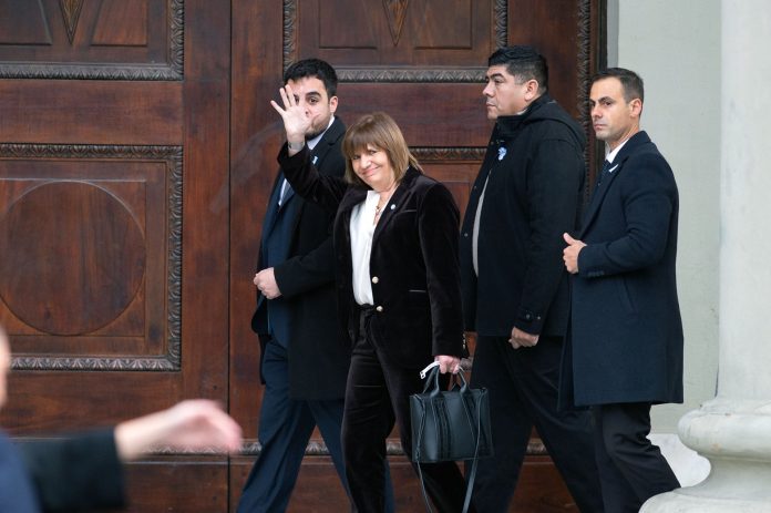 El dilema de otro desafío de Bullrich al Gobierno: del malestar de Karina Milei a los gestos del Presidente