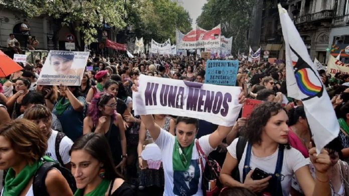 Hubo 105 femicidios cada 35 horas en lo que va del 2026 y el 60% de los casos fue cometido por un ex o una pareja