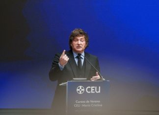 Javier Milei habló del caso Adorni: “Si la Justicia lo considera culpable, lo eyecto de una patada, pero yo creo en su honestidad”