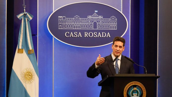 Adrián Ravier, vocero de Milei: “No coincidimos en el Gobierno con esto de que la gente no llega a fin de mes”