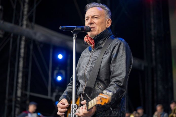 El músico que «inventó el country rock» según Bruce Springsteen
