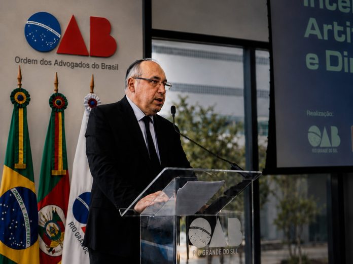 El rabino Fishel Szlajen publicó “Cuidar sin Matar”, una respuesta bioética e institucional al debate sobre la eutanasia