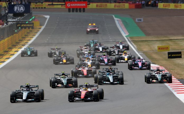 Franco Colapinto afronta la clasificación para la carrera principal del GP de Gran Bretaña en Silverstone