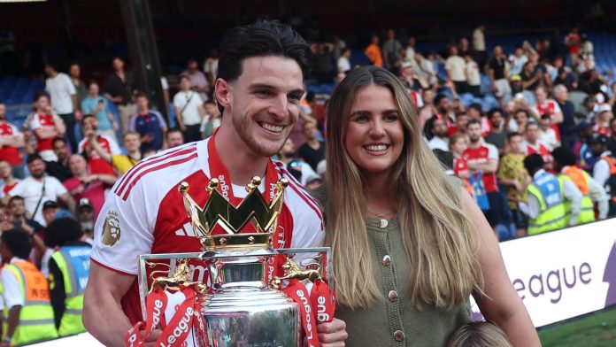 La historia de amor de Declan Rice y la encendida defensa a su novia ante el acoso por su aspecto físico
