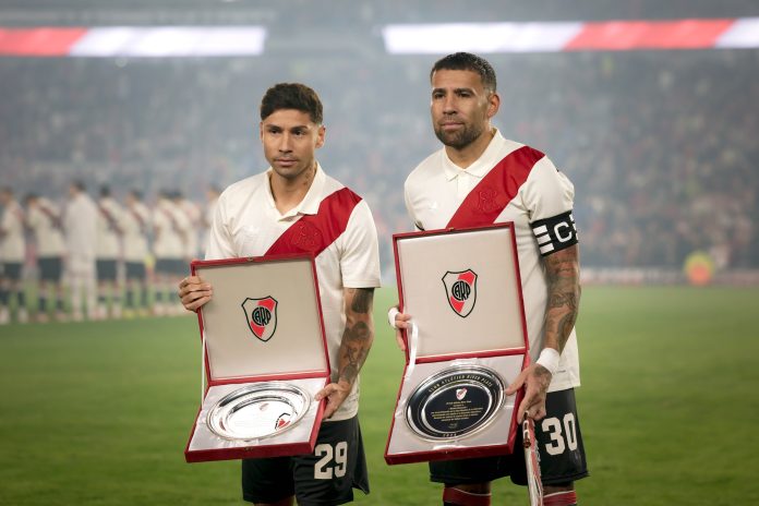 La ovación del público de River Plate a Nicolás Otamendi en su debut como capitán