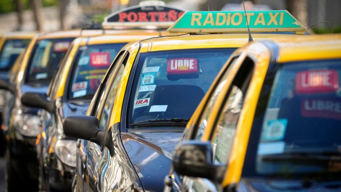La Provincia de Buenos Aires renovó el sistema de licencias profesionales y desde la oposición cuestionaron la medida