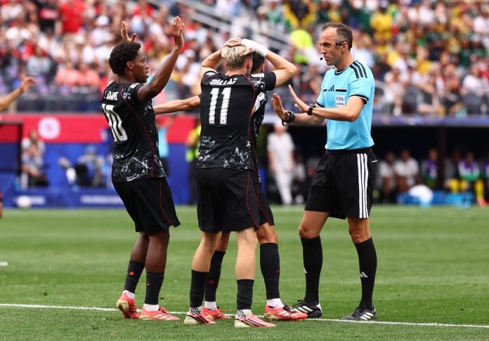 Quién es el árbitro portugués que dirigirá a Argentina por los cuartos de final del Mundial: el antecedente con Suiza
