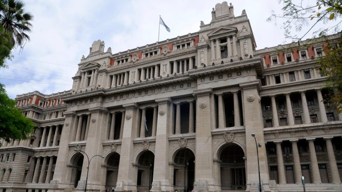 A la par del debate por el Código Penal, el Gobierno trabaja en una reforma de la Justicia: los detalles