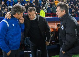 El divertido cruce entre Arruabarrena y Guillermo Barros Schelotto tras el empate entre Boca y Vélez: “Me voy porque él pide que me vaya”