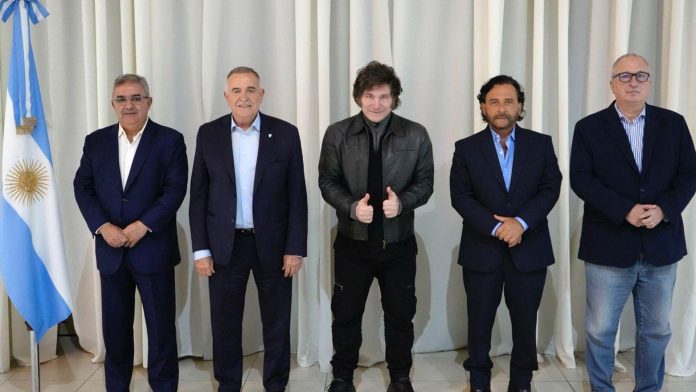 El Gobierno reacciona al realineamiento de las provincias en el Congreso y hace gestos de amplitud