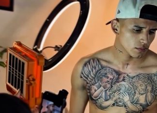 El impactante tatuaje que se hizo en el pecho Leonel Flores, la nueva joya de la cantera de Boca Juniors