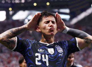 Hostil columna contra Enzo Fernández en un diario inglés en medio de su negociación con Manchester City: “Es la cara del juego sucio”