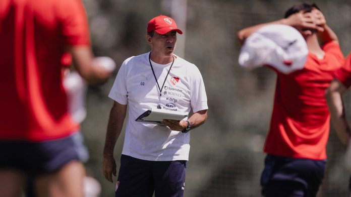 Independiente hizo oficial la salida de Gustavo Quinteros: el duro comunicado y quiénes se harán cargo del plantel