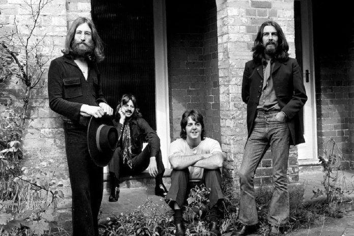 3 canciones que hablan sobre volver al pasado