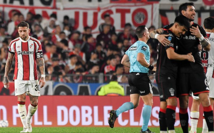 El fastidio de Nicolás Otamendi por la derrota de River ante Huracán: “Nos ganan con dos pelotas de mierda”