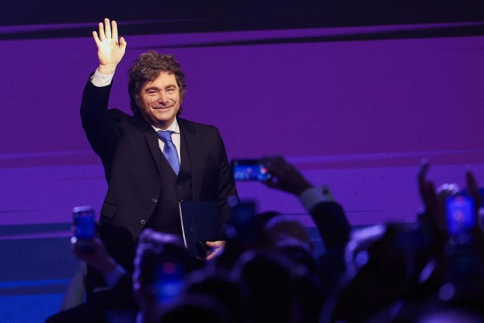 Milei camina por la cornisa: entre el desorden político y el ajuste permanente