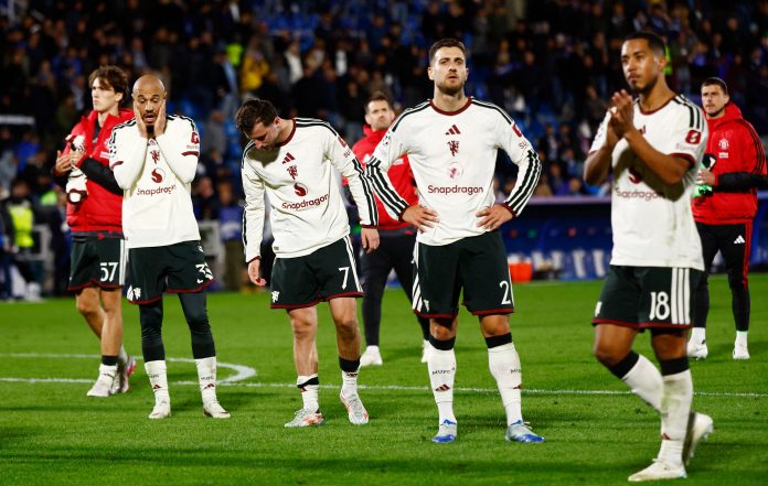 Crece el conflicto en Manchester Unted tras el cortocircuito de Licha Martínez con el entrenador: el cruce del DT con el capitán y los candidatos que suenan