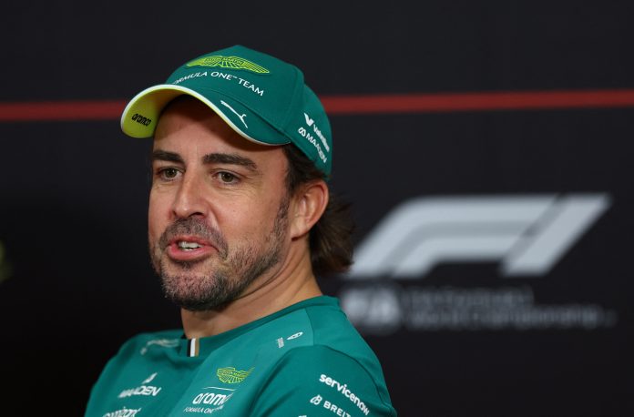 El divertido show entre Franco Colapinto y Fernando Alonso en la conferencia de prensa del GP de Singapur: “Acabo de hablar yo, boludo”