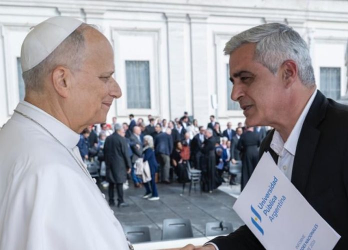 El papa León XIV recibió una carta de las universidades argentinas con duras críticas al gobierno por la crisis presupuestaria