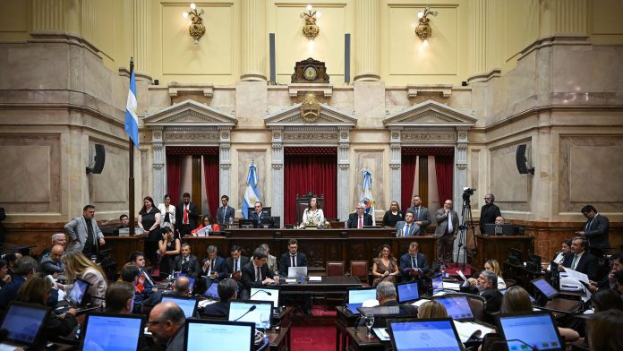 El Senado sesiona con la ley de salud mental aún en duda y buscará aprobar beneficios fiscales para inversiones