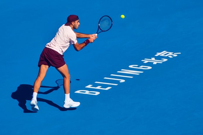 Francisco Cerúndolo remontó en el ATP 500 de Beijing y es el único argentino que sigue en carrera