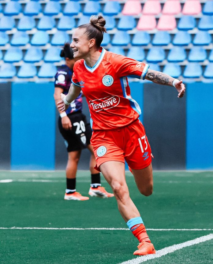Fue mamá, dejó el fútbol profesional durante 7 años y volvió para firmar una página histórica en la Copa Libertadores femenina