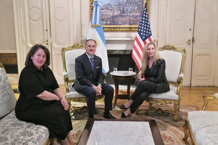 Karina Milei se reunió con el embajador de EEUU luego del anuncio de inversiones y el apoyo político