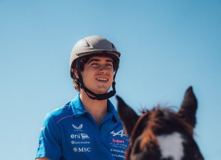 La divertida escena de Franco Colapinto con unos alfajores y su reacción en el circuito de Austin