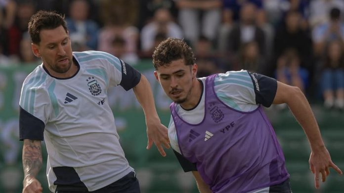 “Lloramos juntos con Scaloni”: la revelación de un futbolista de Argentina que se perdió el Mundial por una lesión en un entrenamiento de la Selección